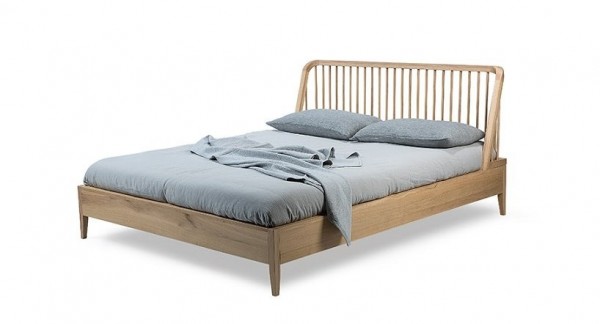 Ethnicraft Spindle Bett