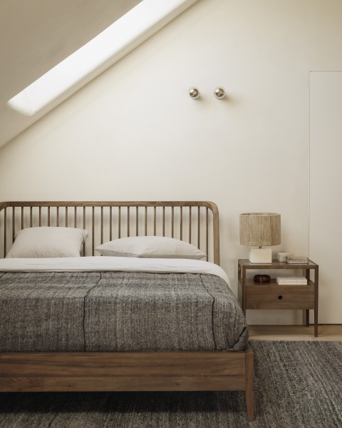 Ethnicraft Spindle Bett