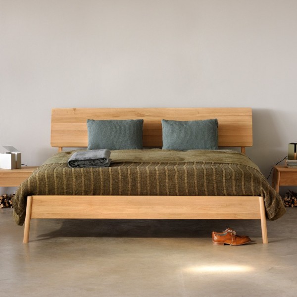 Ethnicraft Eiche Air Bett