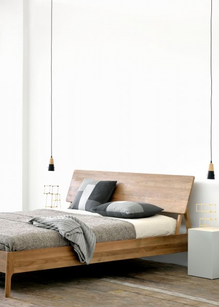 Ethnicraft Eiche Air Bett