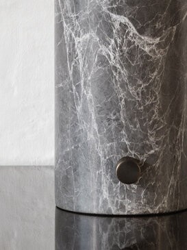 Gubi Gravity Tischleuchte