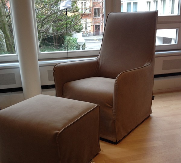 Sessel Romeo mit Hocker